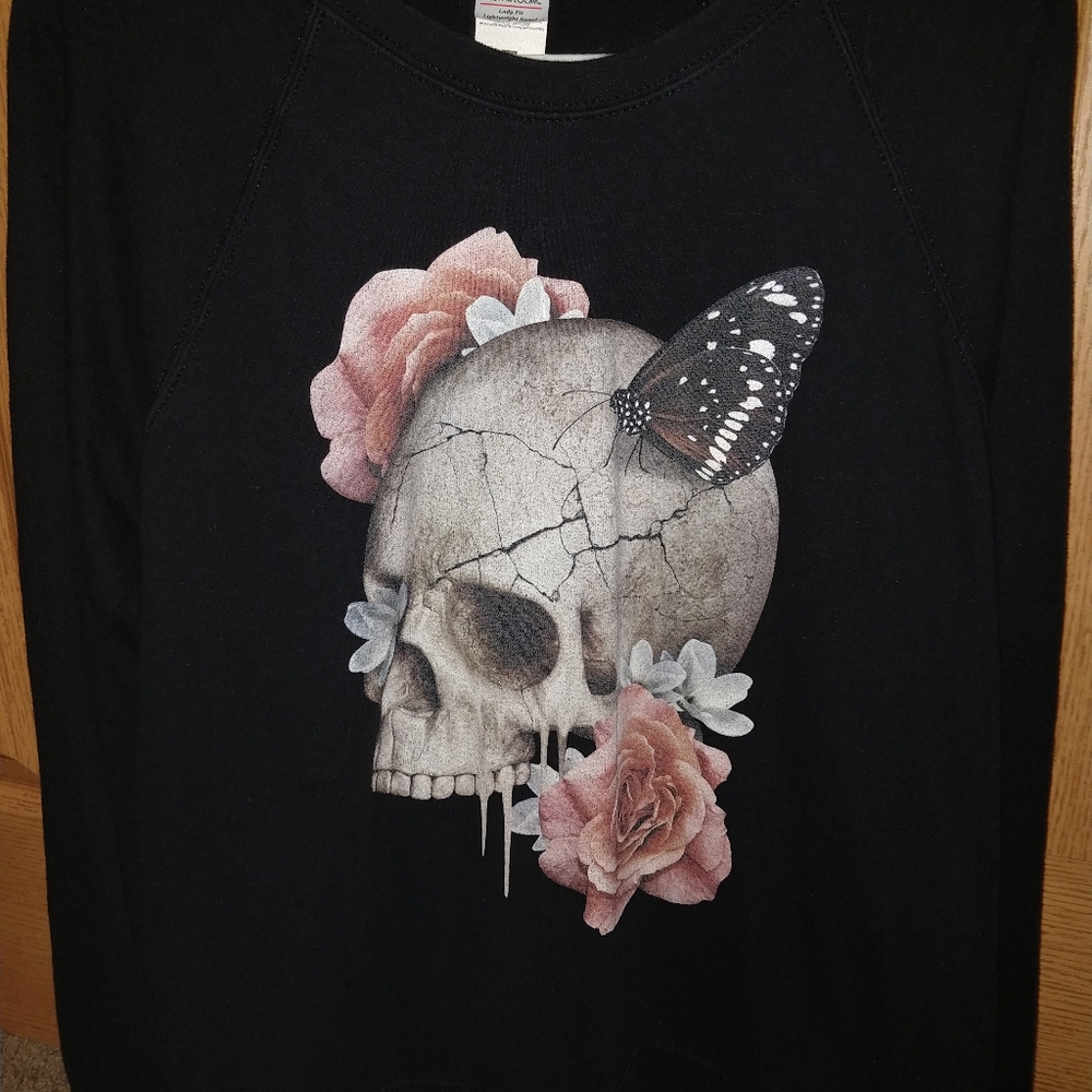 Women's skull sweatshirt